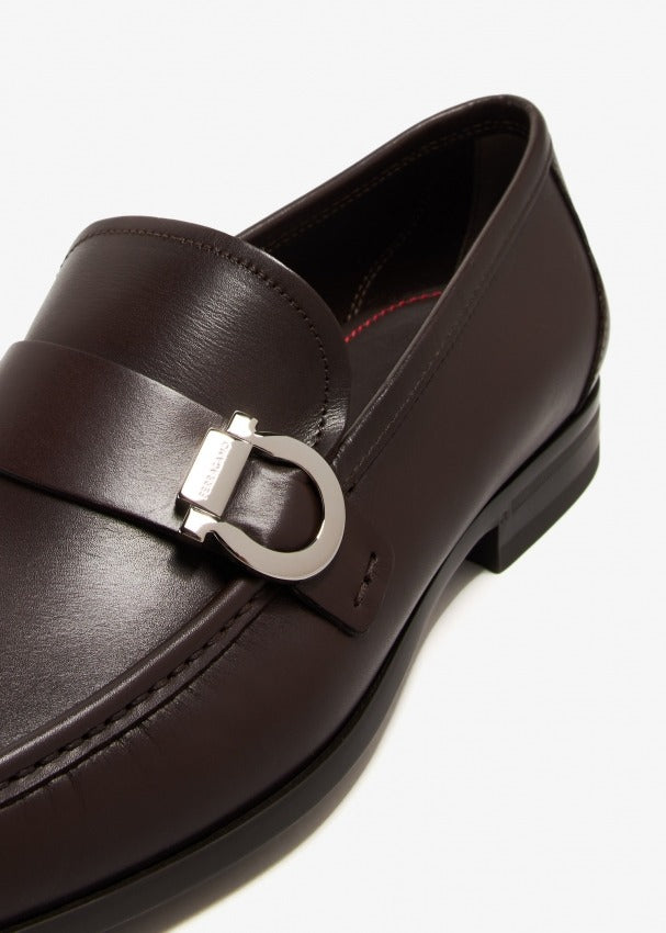 ZAPATO FERRAGAMO CAFE CUERO (774252-CASPIAN)