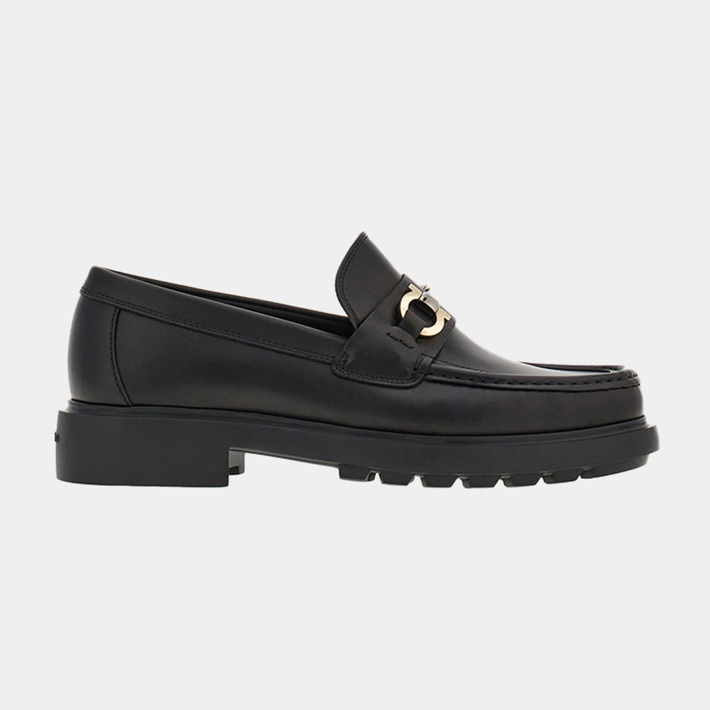 Zapato Mocasines Negro con Hebilla Gancini Dorada S.F.
