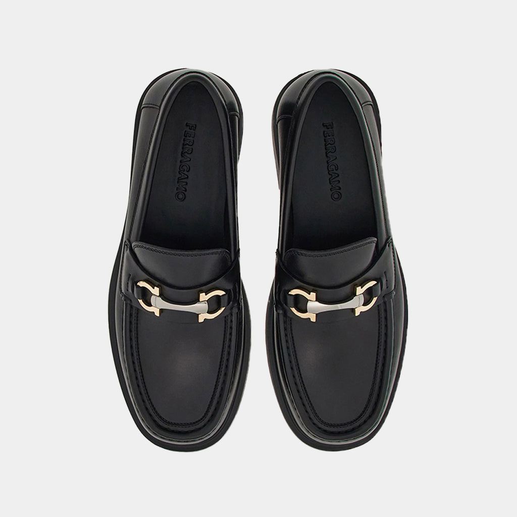 Zapato Mocasines Negro con Hebilla Gancini Dorada S.F.