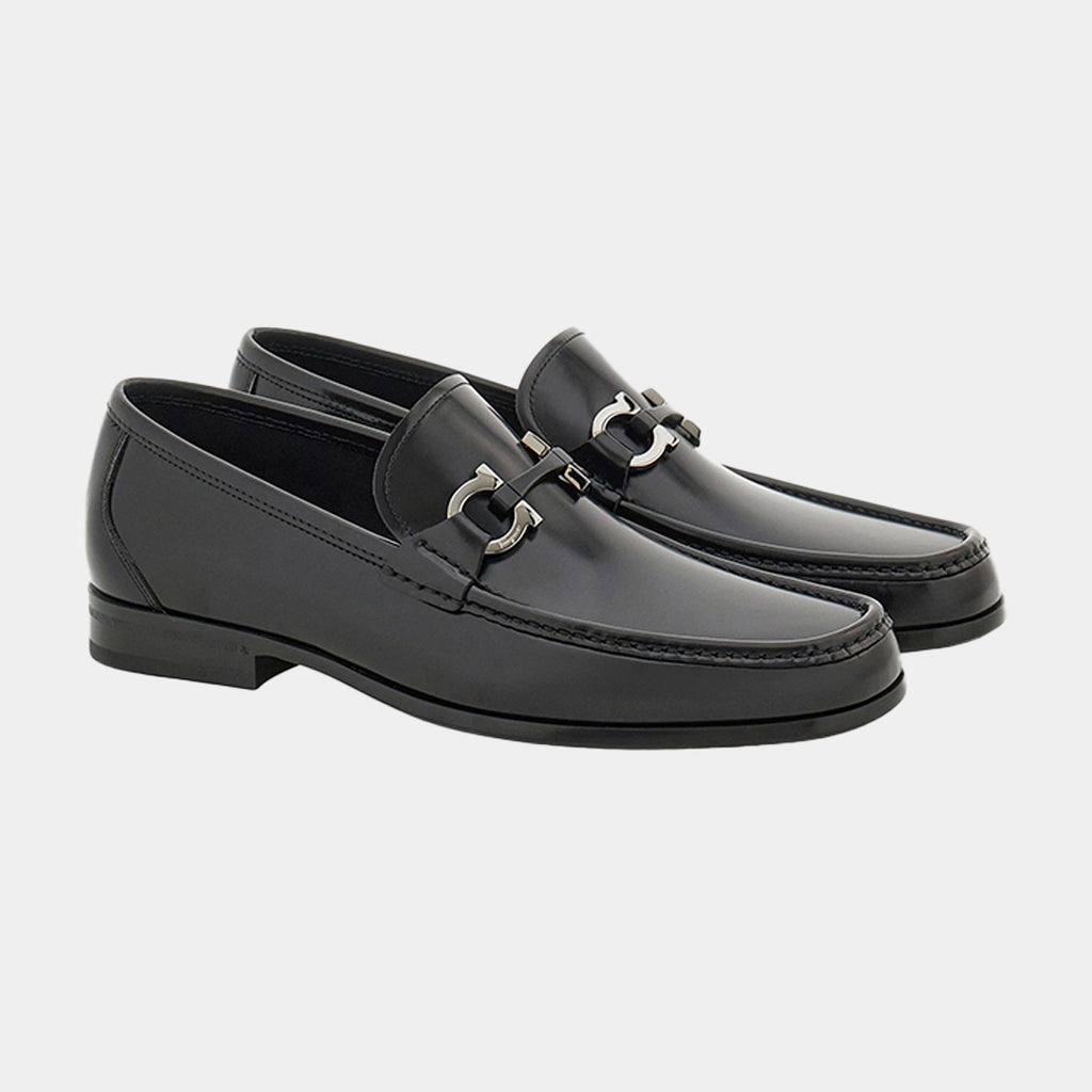 Zapato Mocasines Negro Grandioso con Detalle Gancini