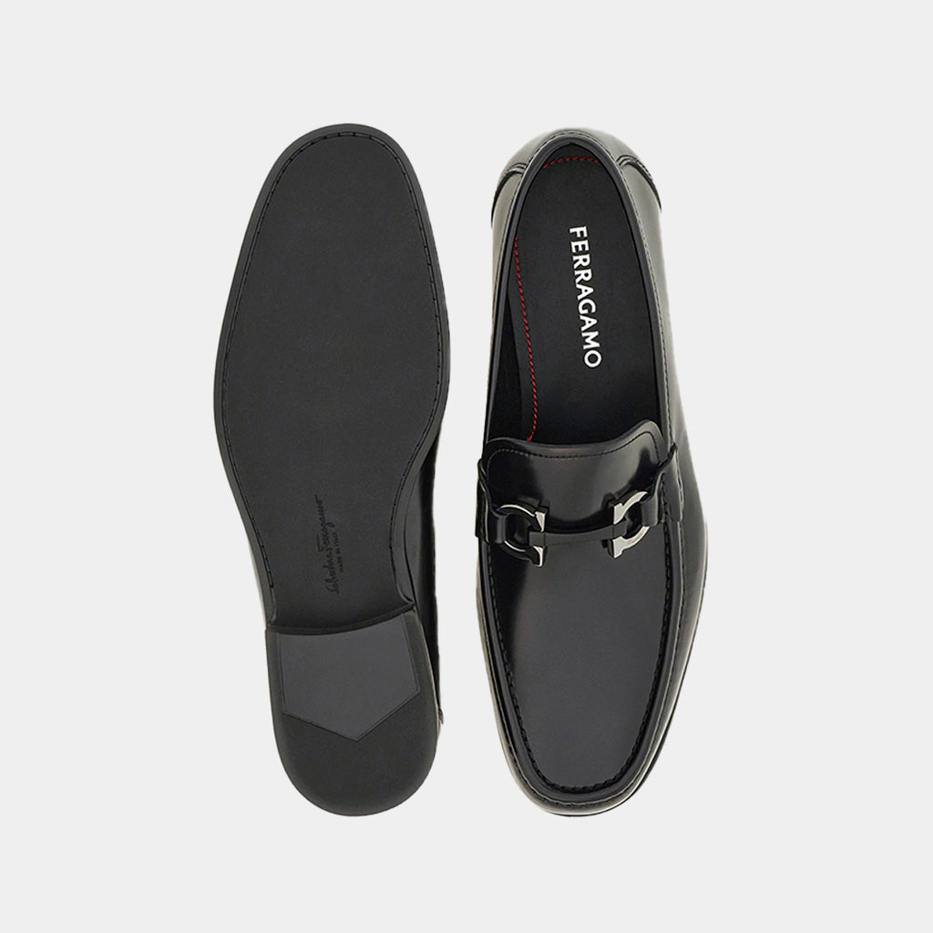 Zapato Mocasines Negro Grandioso con Detalle Gancini