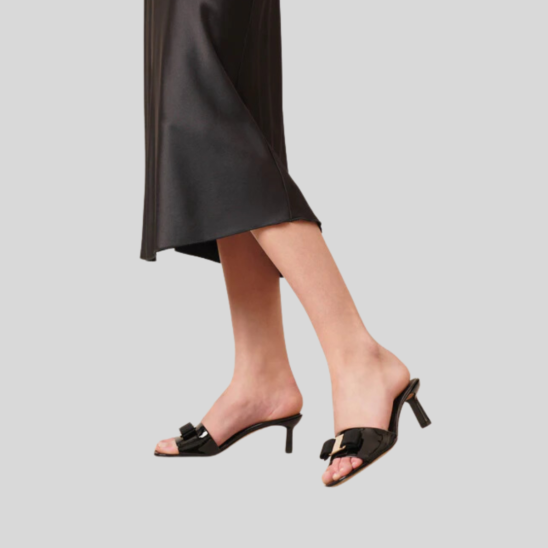 SANDALIA FERRAGAMO DAMA NEGRO CUERO (758004-GLO55)
