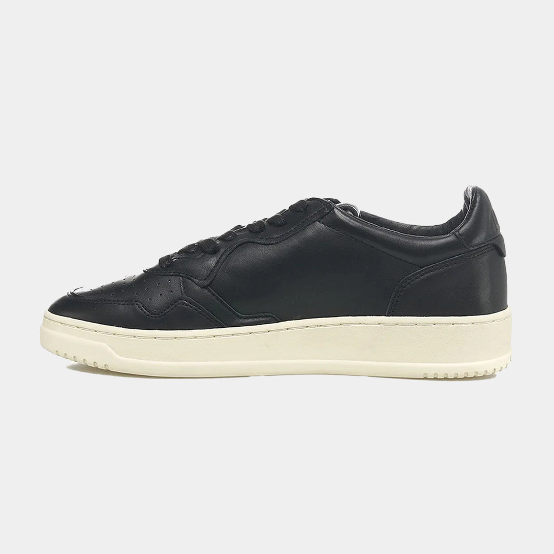 Tenis Medalist Low en Cuero Negro