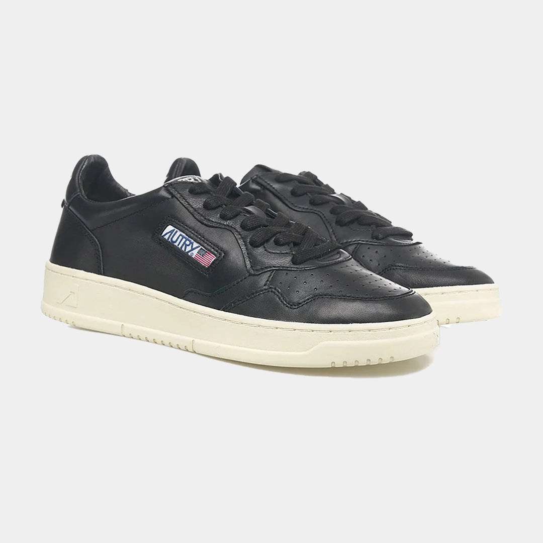 Tenis Medalist Low en Cuero Negro