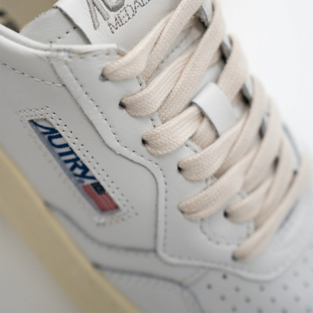 Tenis Medalist Dama en Cuero Blanco/Palo Rosa