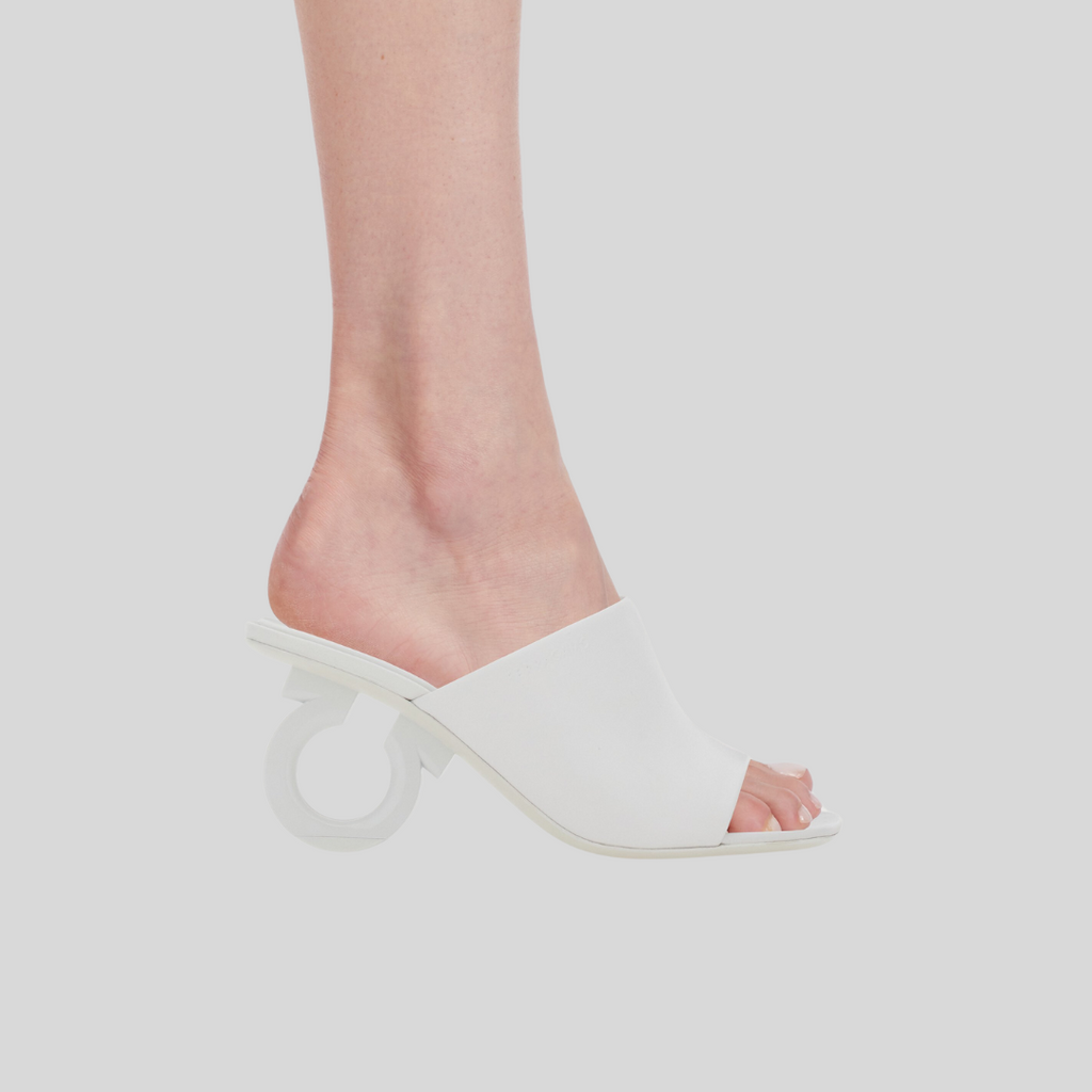 SANDALIA FERRAGAMO DAMA BLANCO CUERO (761363-ASTRO 70)