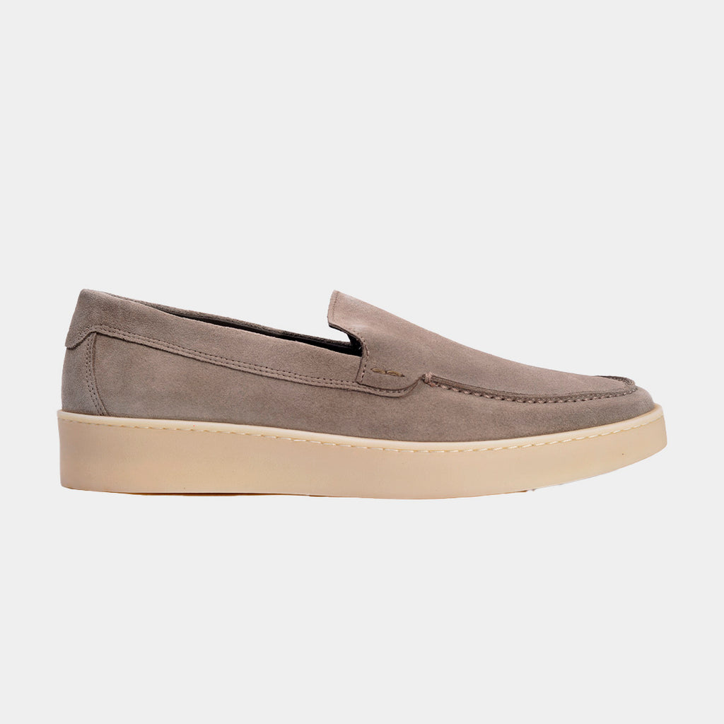 ZAPATO BOGGI CAMEL GAMUZA T-42 IM868 (23A063102)