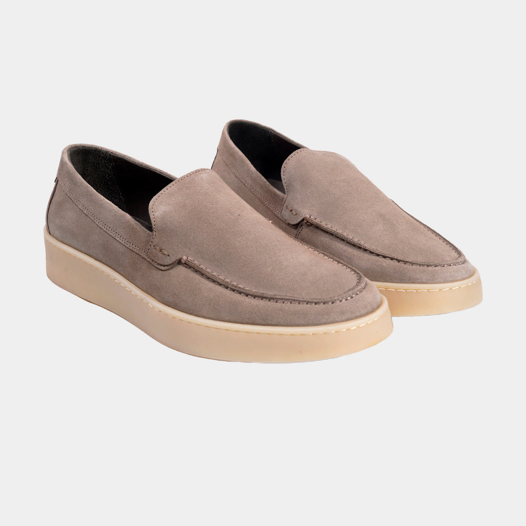 ZAPATO BOGGI CAMEL GAMUZA T-42 IM868 (23A063102)