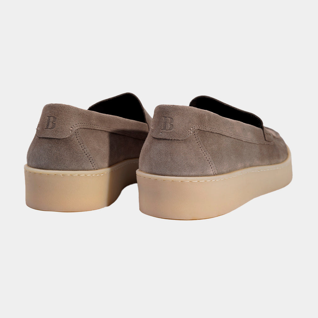 ZAPATO BOGGI CAMEL GAMUZA T-42 IM868 (23A063102)
