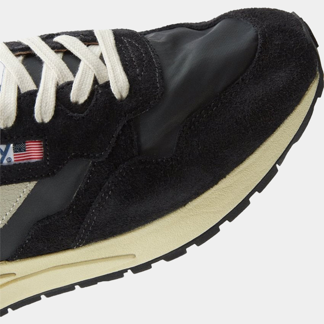 Tenis Reelwind Low Sneakers en Gamuza Negro