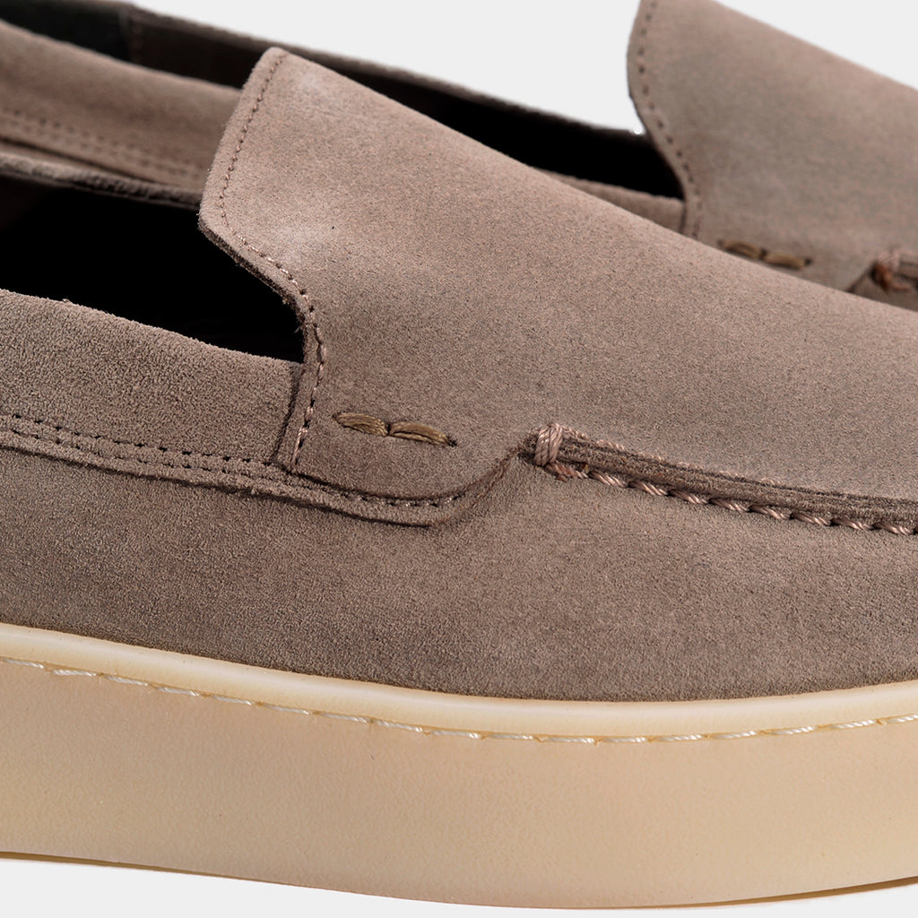 ZAPATO BOGGI CAMEL GAMUZA T-42 IM868 (23A063102)