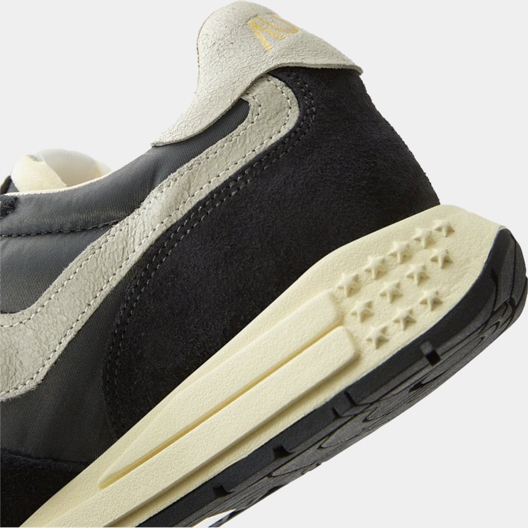 Tenis Reelwind Low Sneakers en Gamuza Negro