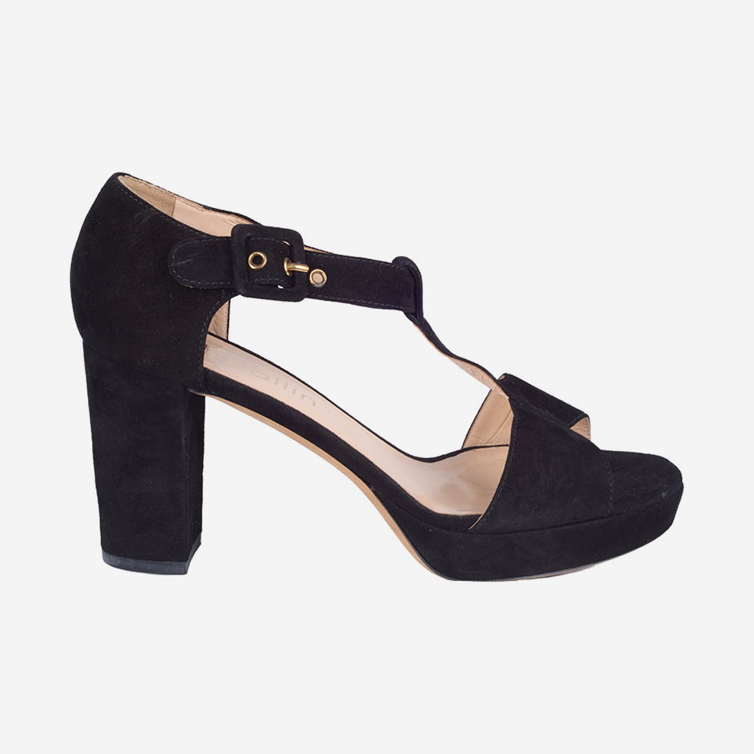 Sandalia T-Strap Con Plataforma Negro B.