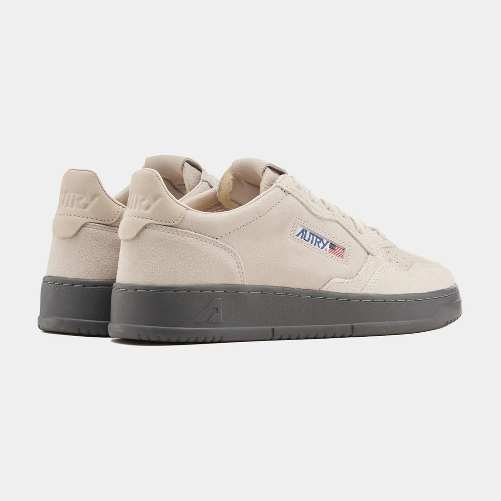 Tenis Medalist Low Gamuza Gris