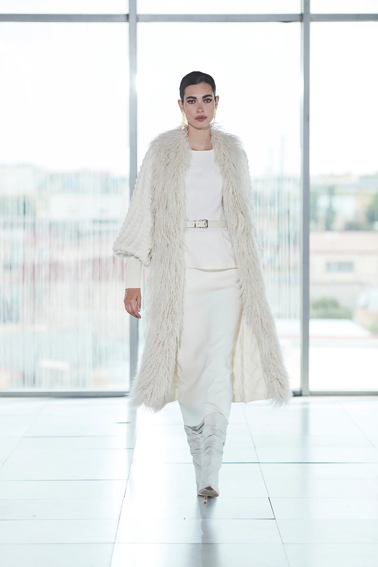 Abrigo Largo Marfil Pelusa T.E.