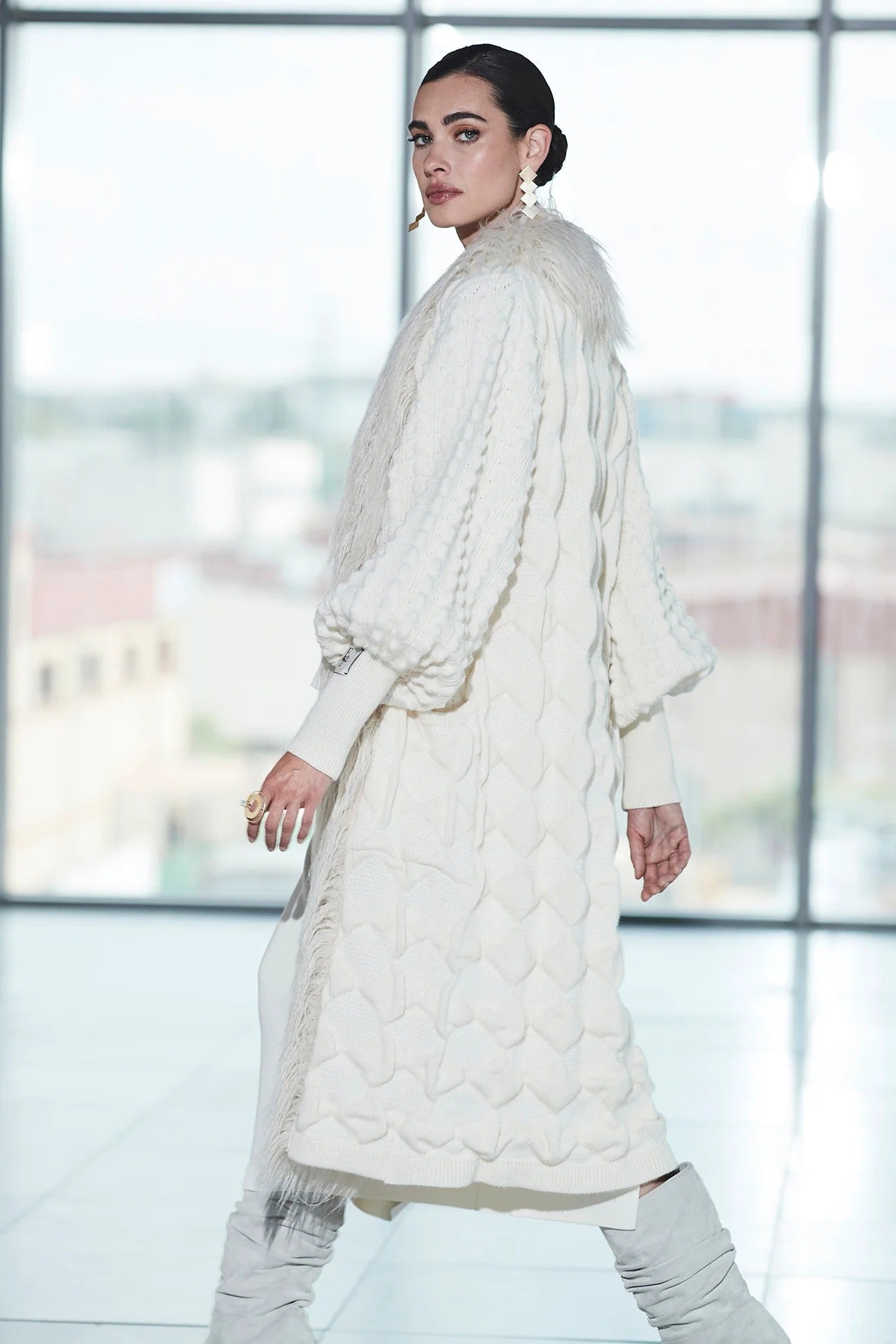 Abrigo Largo Marfil Pelusa T.E.