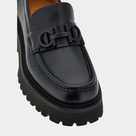 ZAPATO FERRAGAMO NEGRO CUERO T-6  Florian square-toe leather loafers