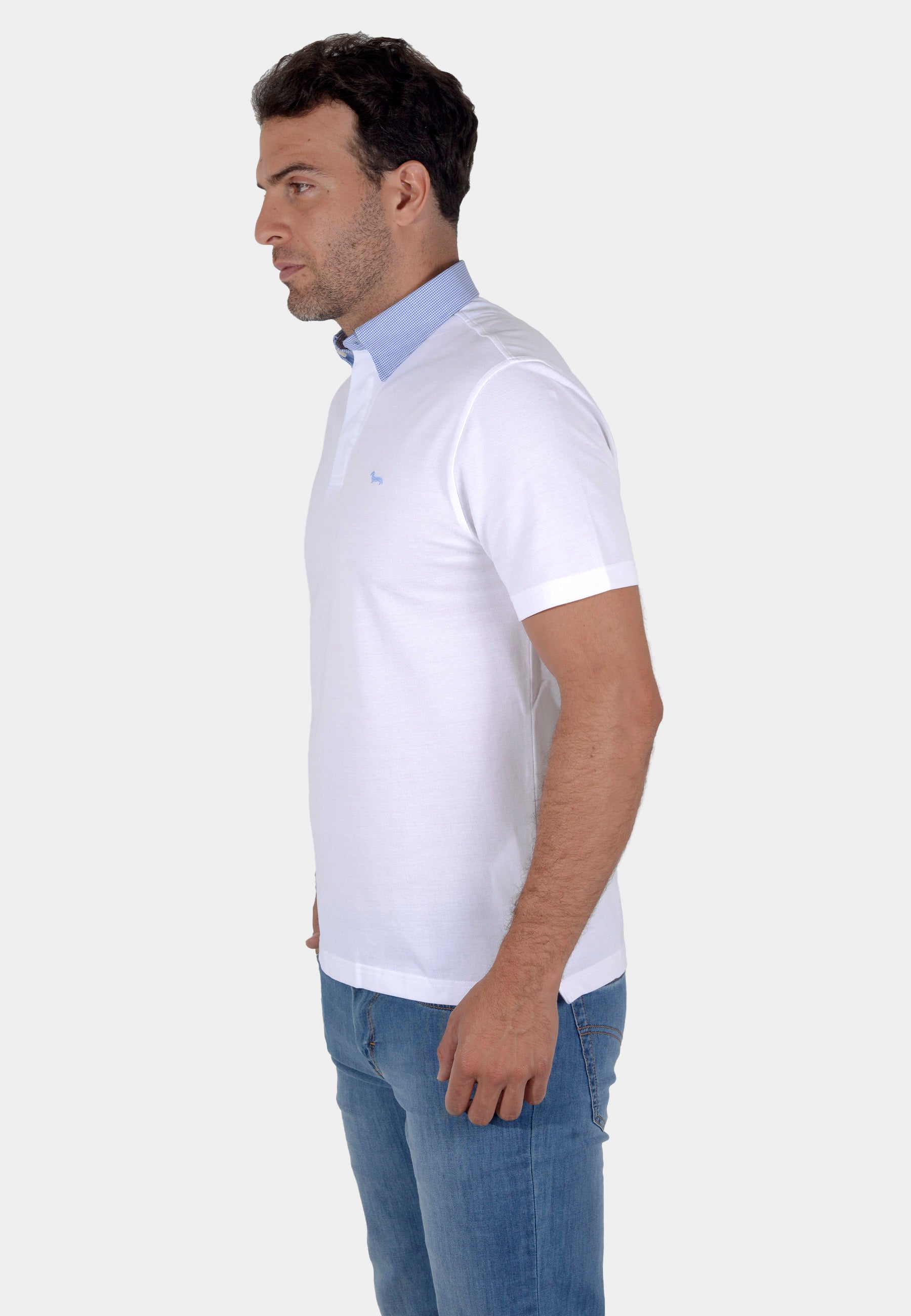 Camisa Polo Blanca Cuello Celeste H&B