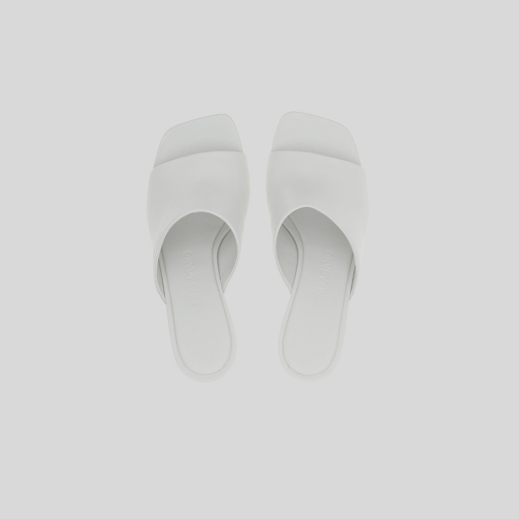 SANDALIA FERRAGAMO DAMA BLANCO CUERO (761363-ASTRO 70)
