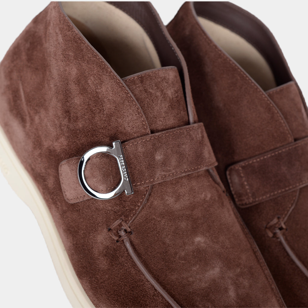 BOTAS FERRAGAMO CAFE GAMUZA (768367-DROF)