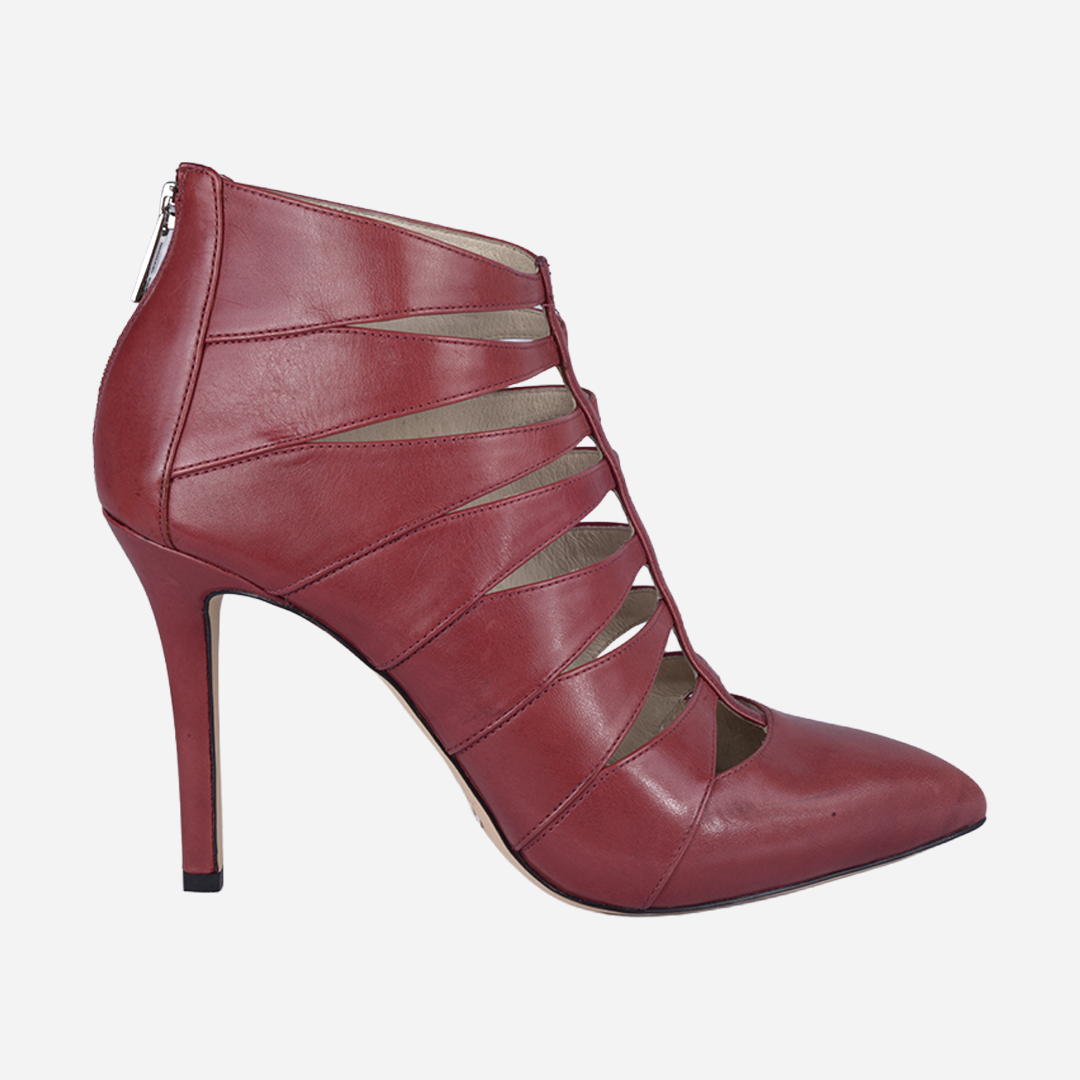 Zapato Abotinado De Tacón Estilo Jaula Vinotinto MK.