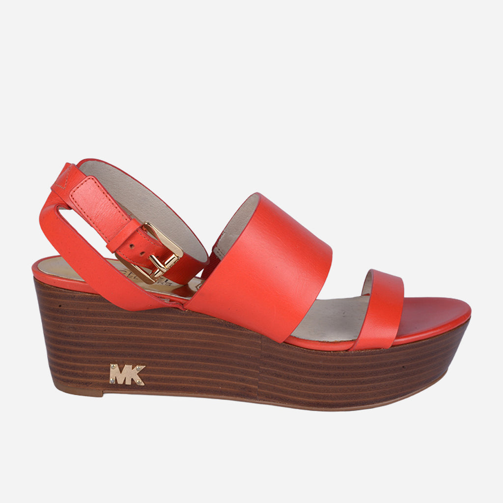 Sandalia De Cuña En Piel Naranja MK.