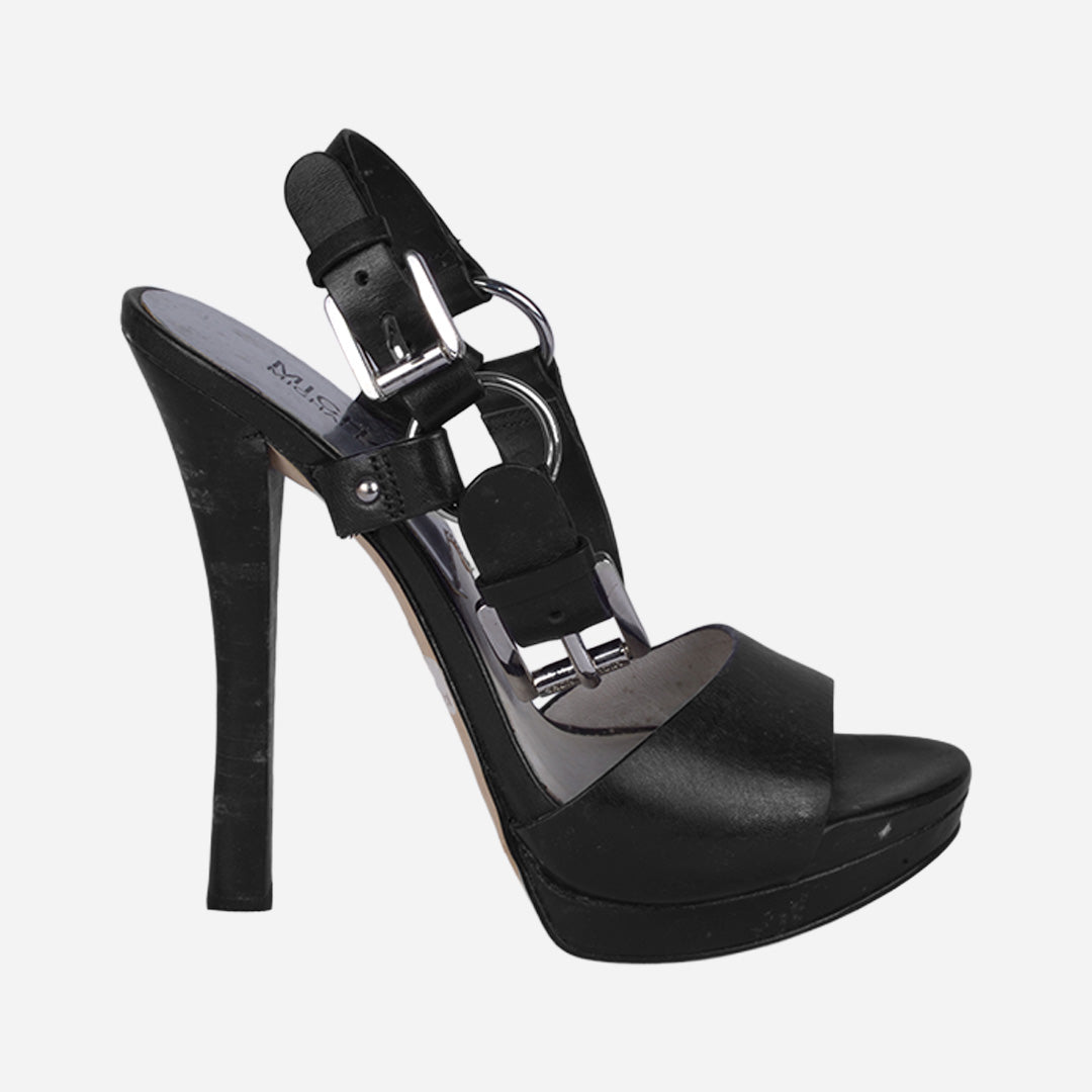 Sandalia De Tacón Y Plataforma En Piel Negra Con Argollas MK.