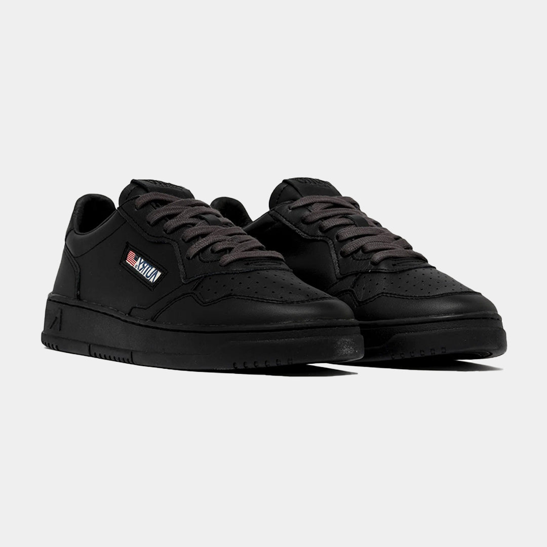 Tenis Medalist Low en Cuero Negro
