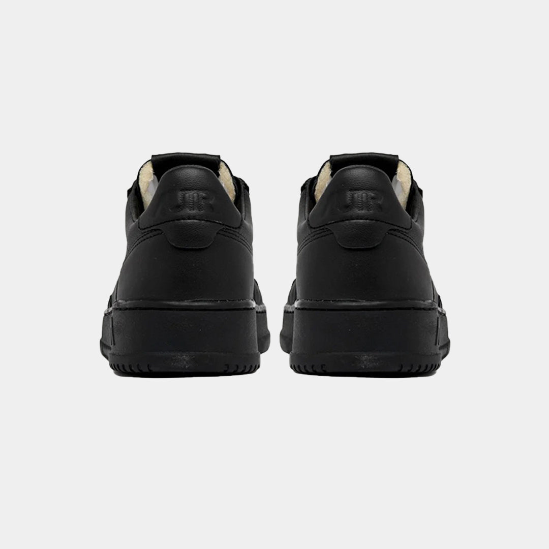 Tenis Medalist Low en Cuero Negro