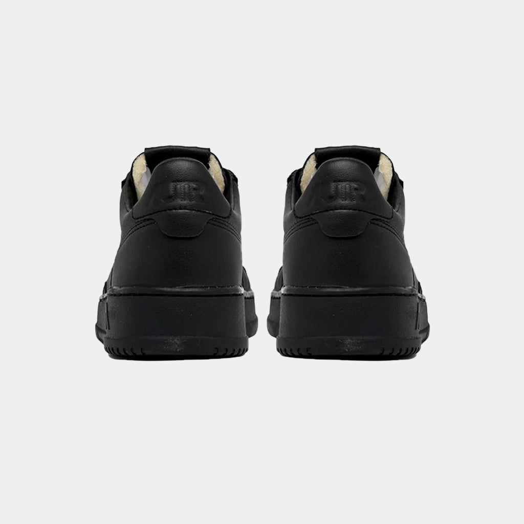 Tenis Medalist Low en Cuero Negro