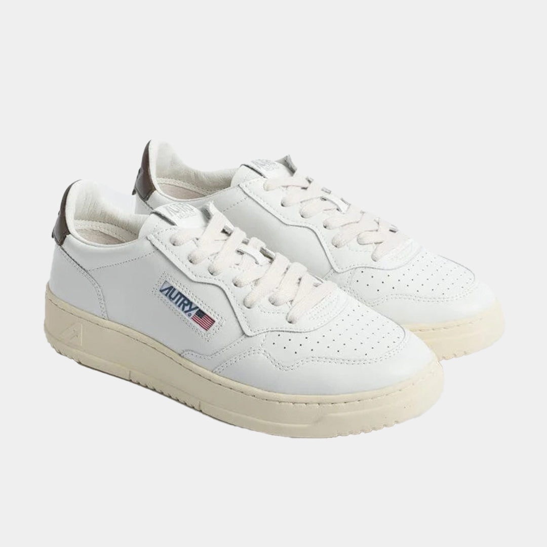 Tenis Medalist Low en Cuero Blanco/Azul Marino