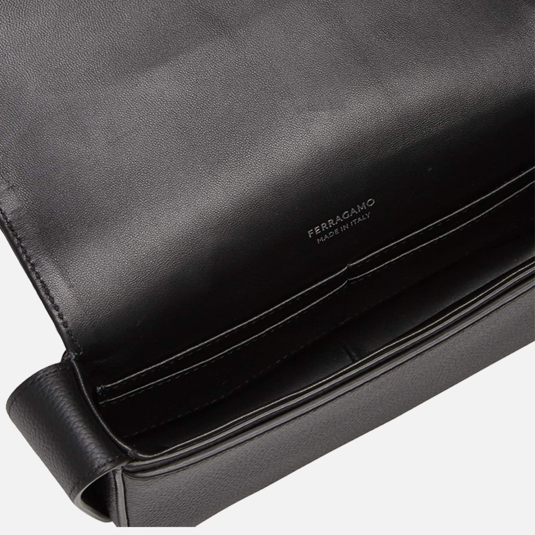 Bolso Negro Cuero con Hebillas Gancini