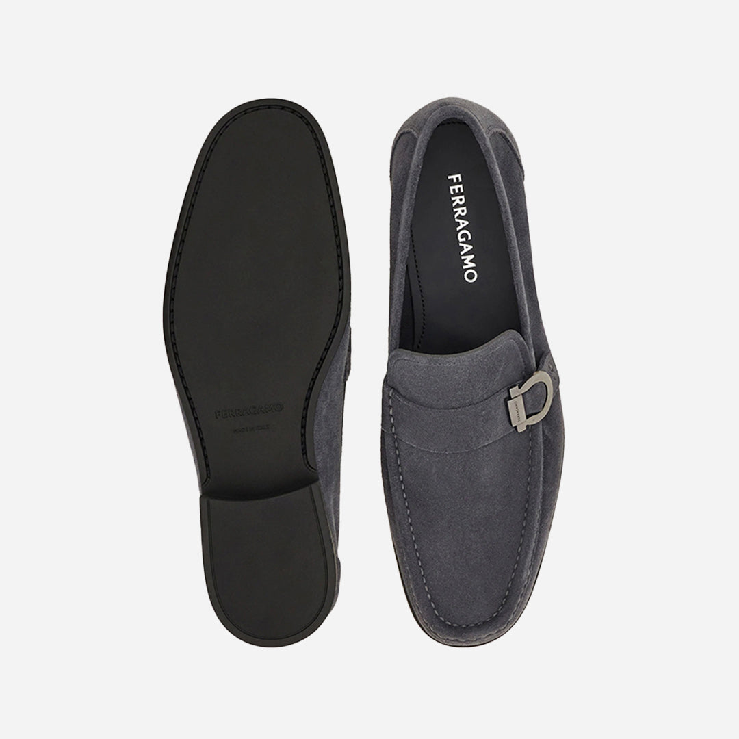 Zapato Mocasines Caspian Gamuza Gris Gancini S.F.
