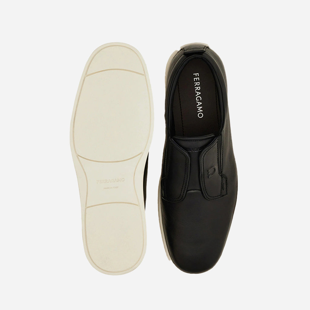 Zapato Slip on Negro S.F.