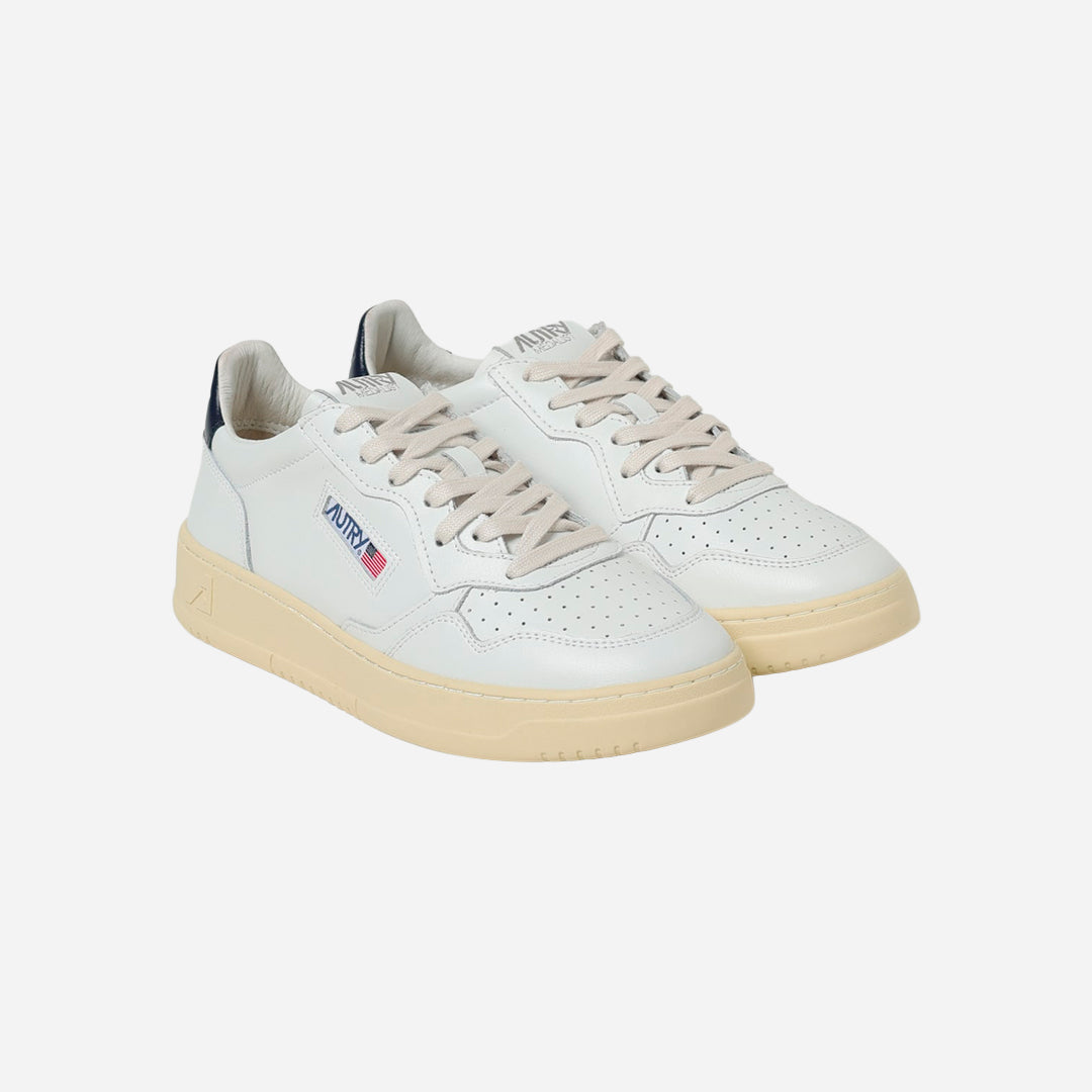 Tenis Medalist Blanco Detalle Negro A.