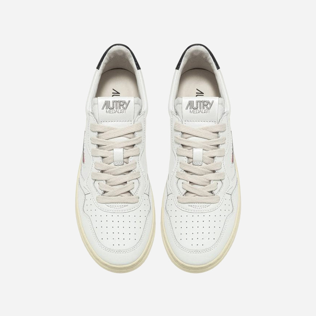 Tenis Medalist Dama Blanco Detalle Negro A.