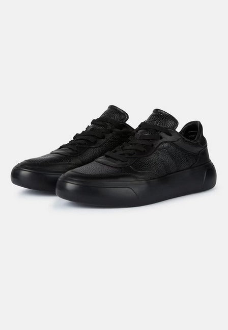 Tenis Negro en Cuero B.