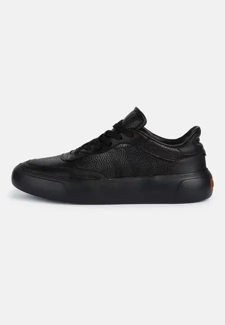 Tenis Negro en Cuero B.