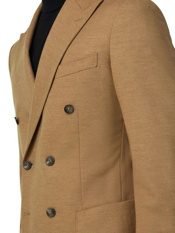 Saco Cruzado En Tono Camel B.M.