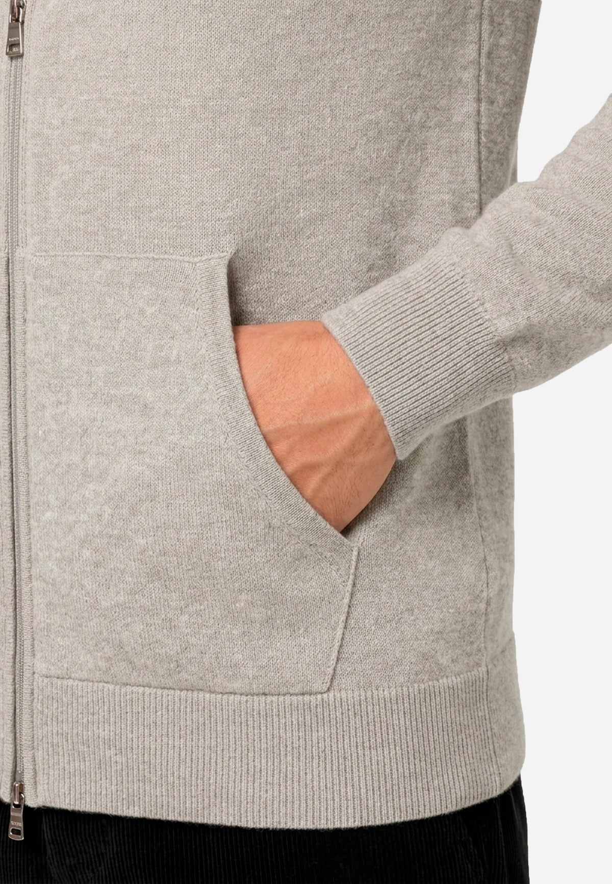 Sweater De Punto Con Capucha Gris Jaspeado B.M.