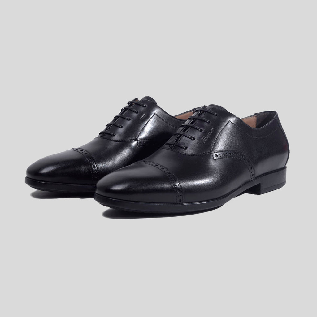 Zapatos Boston Cap Toe Negro en Cuero S.F