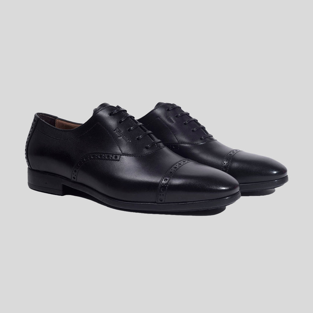 Zapatos Boston Cap Toe Negro en Cuero S.F