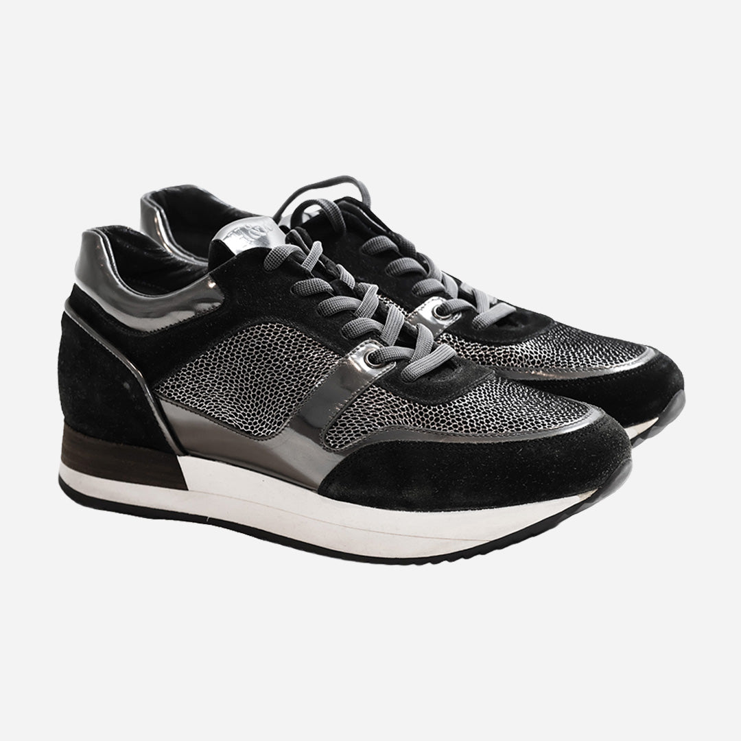 Tenis Negros Dama H&B.