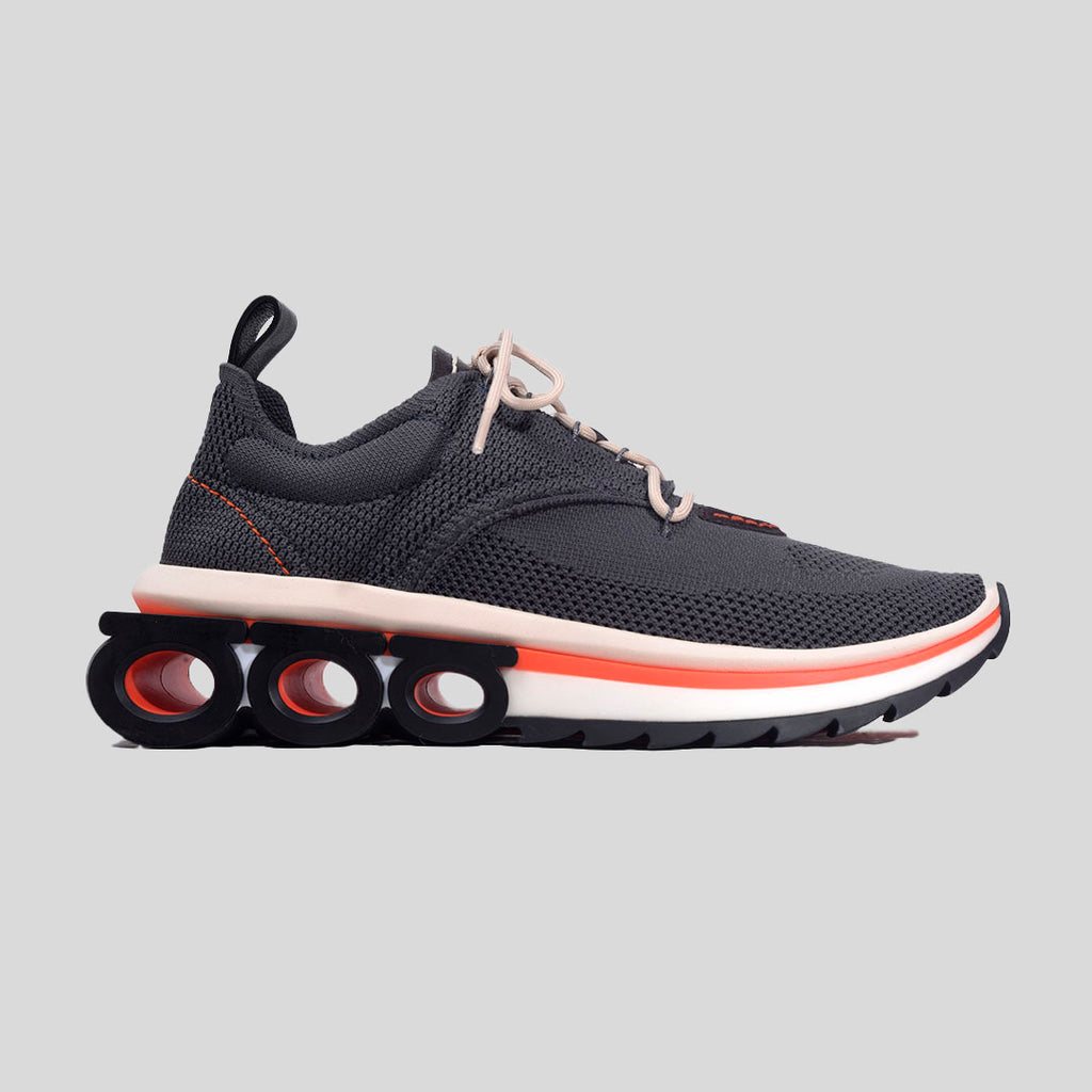 TENIS FERRAGAMO GRIS / NARANJA FABRIC + PL (760934-NIM KNIT )