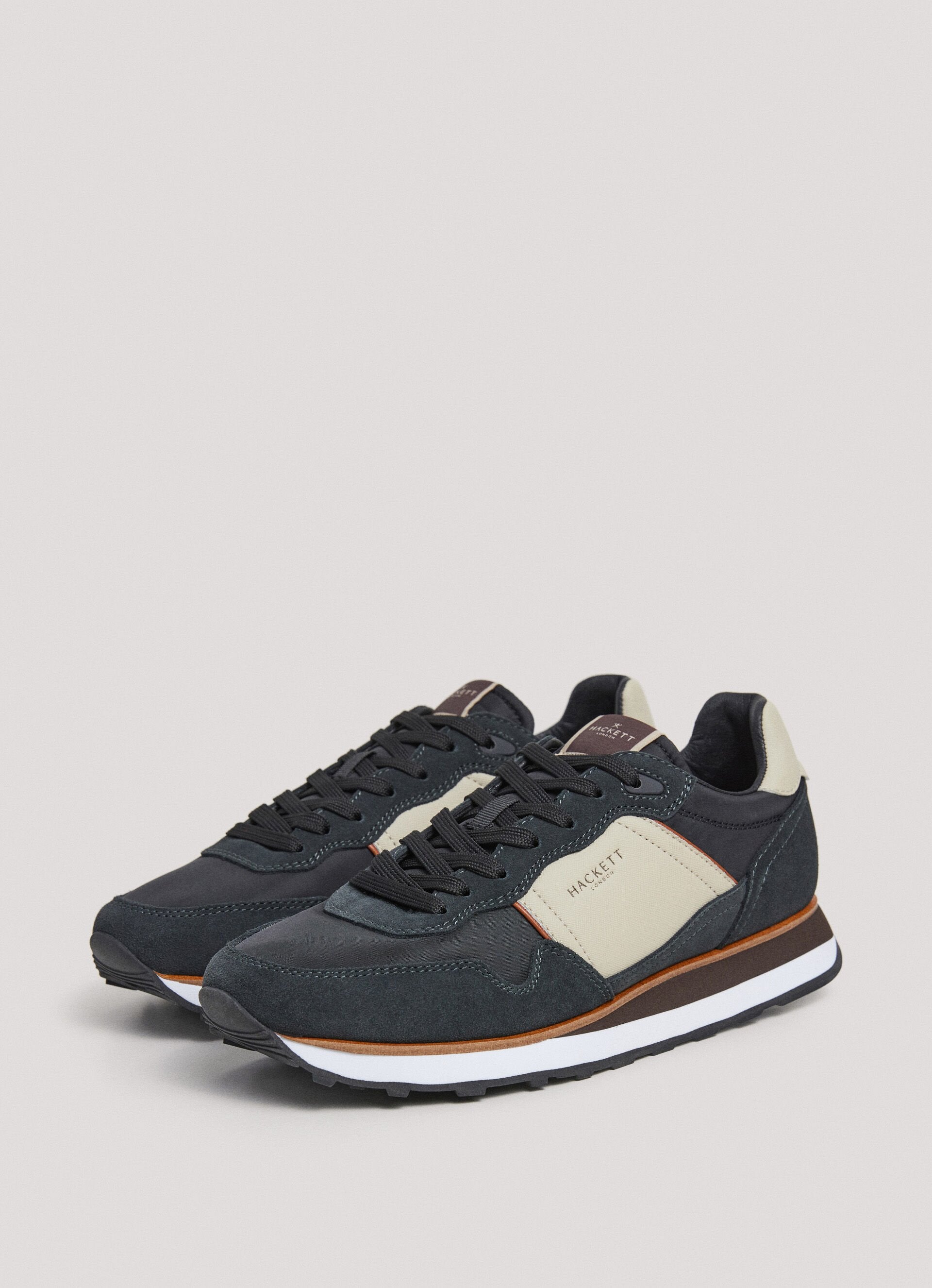 sneaker Gris Cuero logo  H.L.