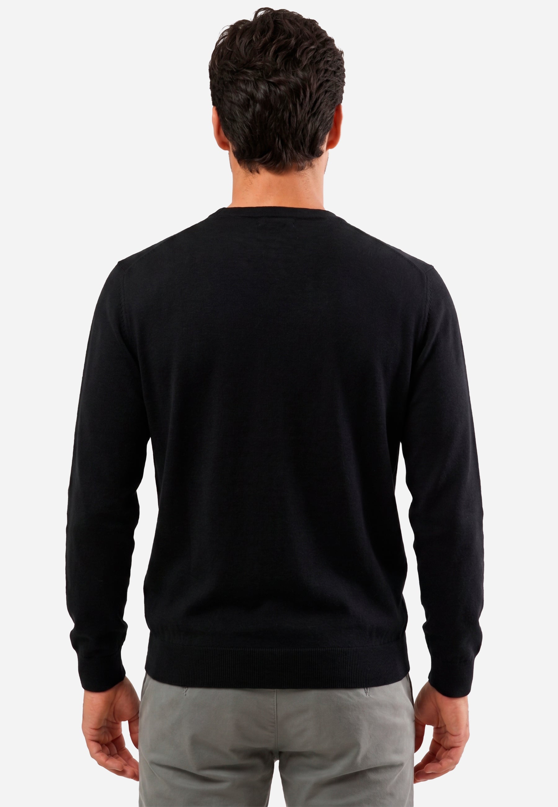 Sweater Negro Hombre H&B.