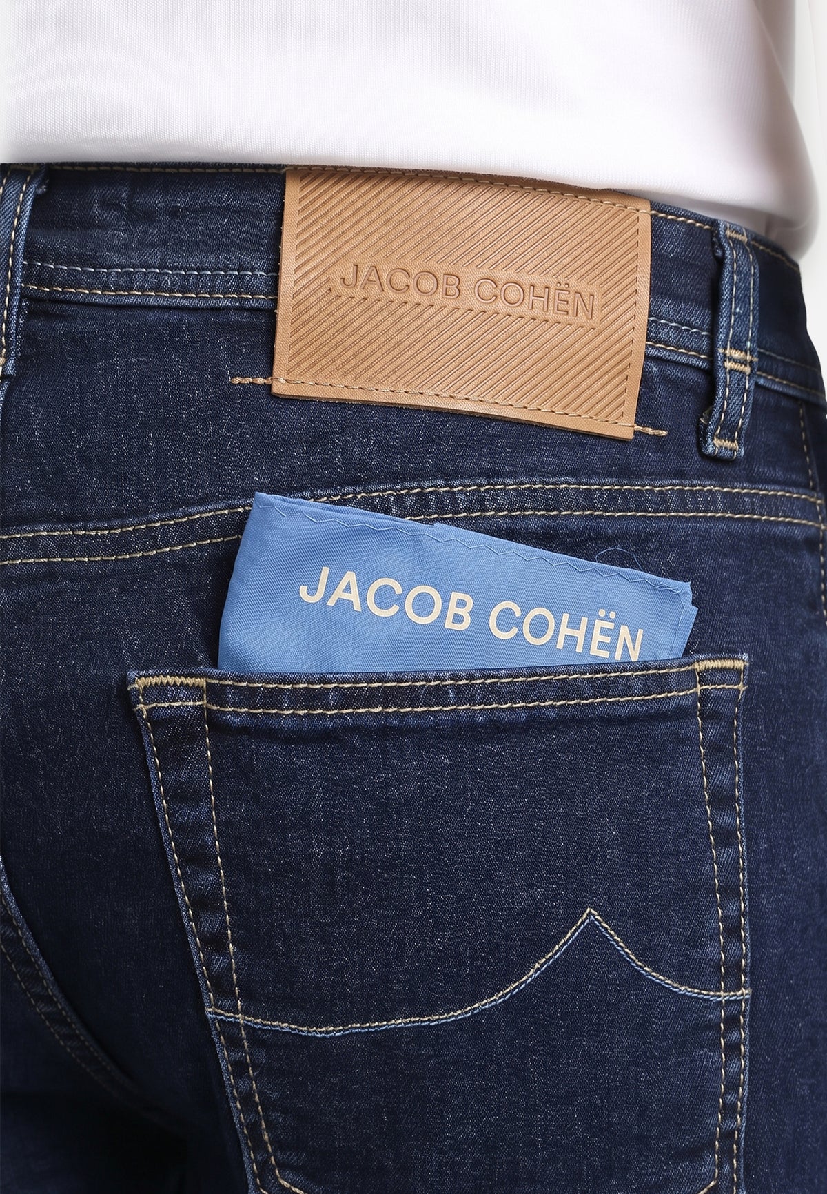 Jean Comfort Fit en Denim Azul Oscuro J.C.