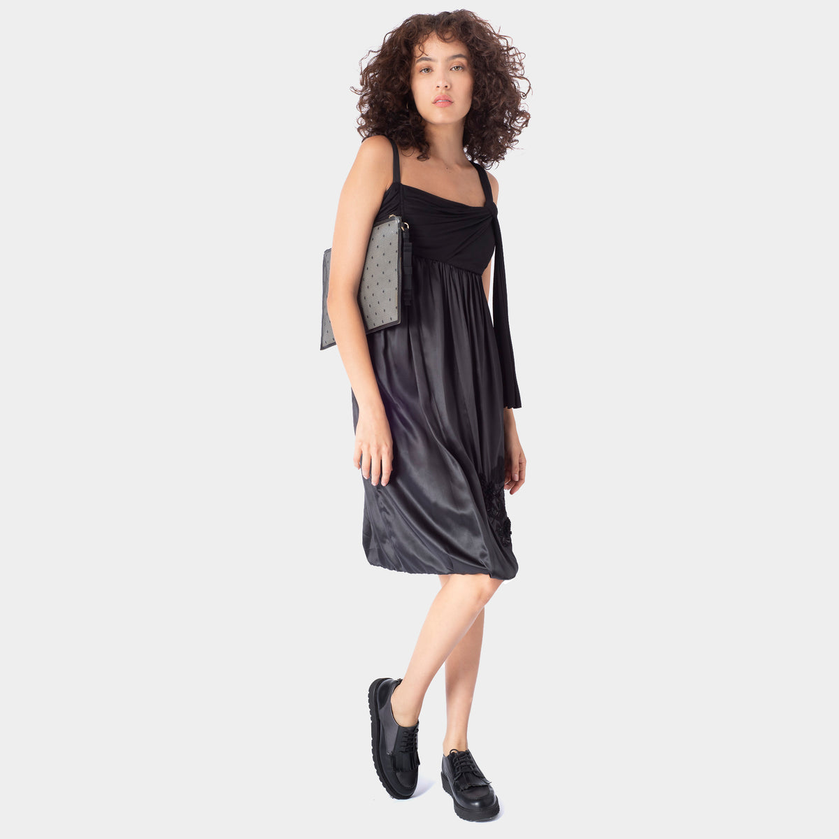 Vestido De Cóctel En Seda Negra Con Silueta Globo Y Drapeados G.