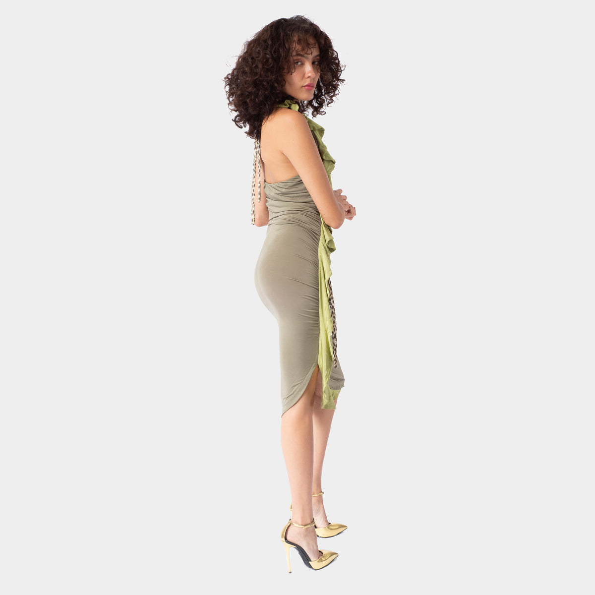 Vestido Midi Entallado En Viscosa Verde Con Drapeados Y Volante Asimétrico JC.