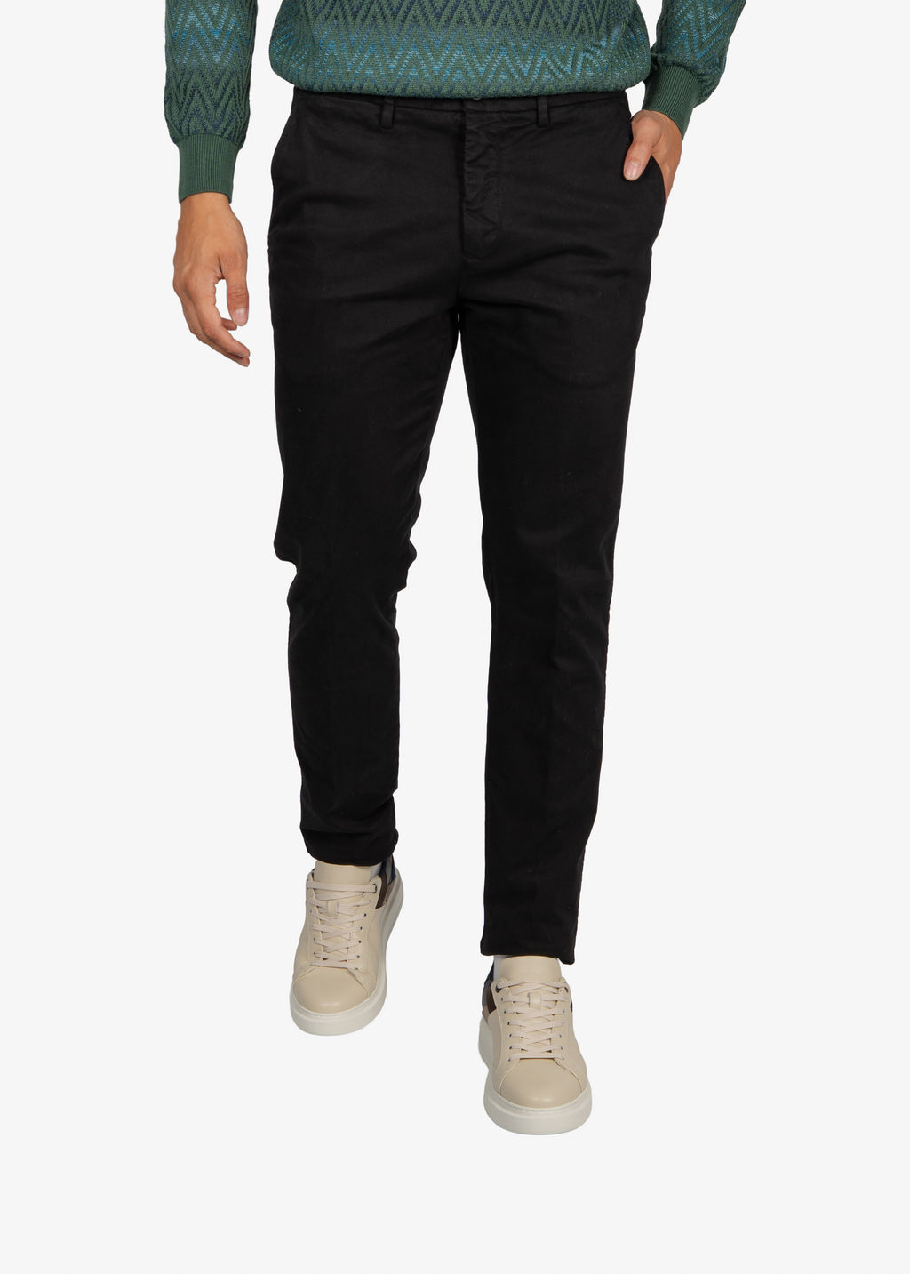 Pantalón Fit Chino Negro H&B